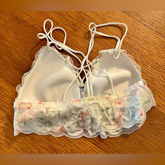 PINK Victoria’s Secret Bralette - Picture 3 of 9